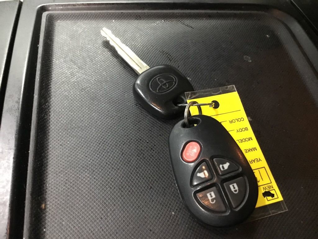 Used 2018 Toyota Sienna LE w/ Protection Package image 10