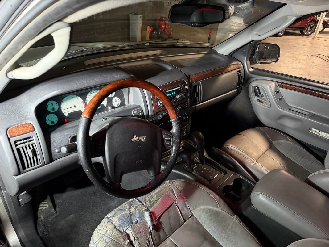 Used 2002 Jeep Grand Cherokee Overland AWD/4WD image 10