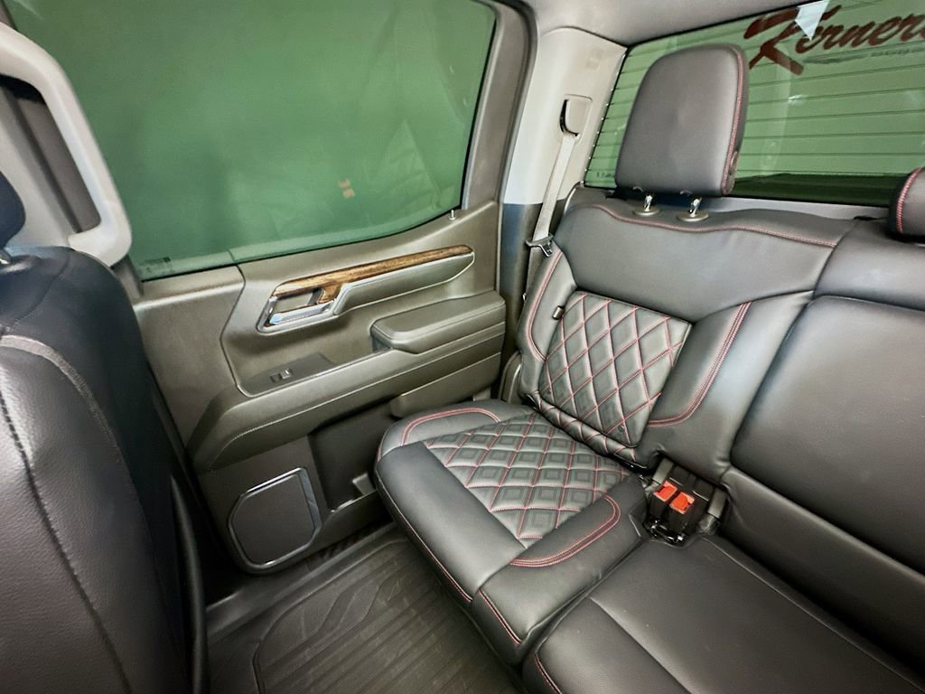 Used 2024 GMC Sierra 1500 Elevation w/ LPO, Elevation Black Package image 12