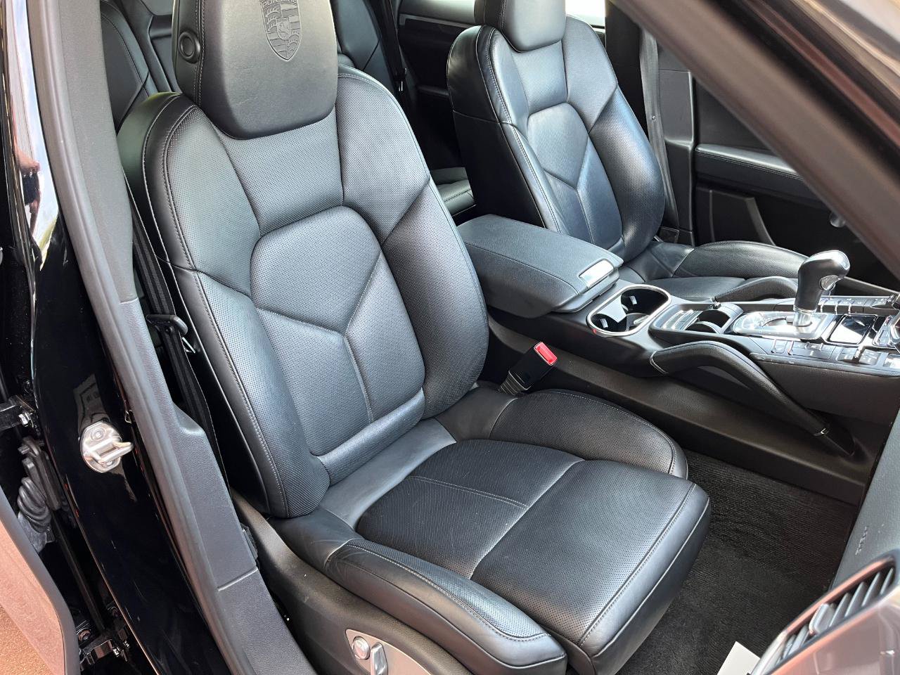 Used 2014 Porsche Cayenne Diesel Platinum Edition AWD/4WD image 22