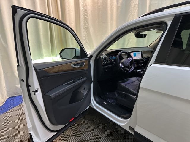 New 2026 Volkswagen Atlas SE image 11