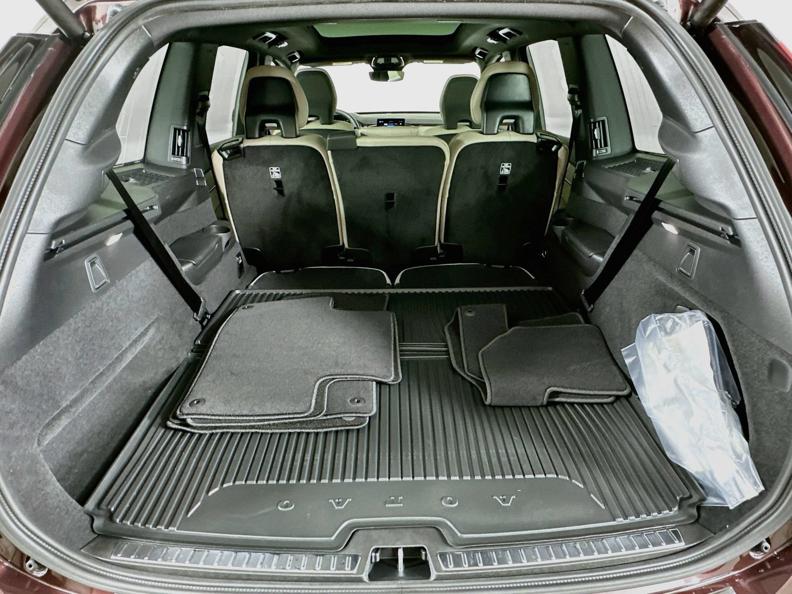 New 2026 Volvo XC90 B5 Core w/ Protection Package Premier AWD/4WD image 38