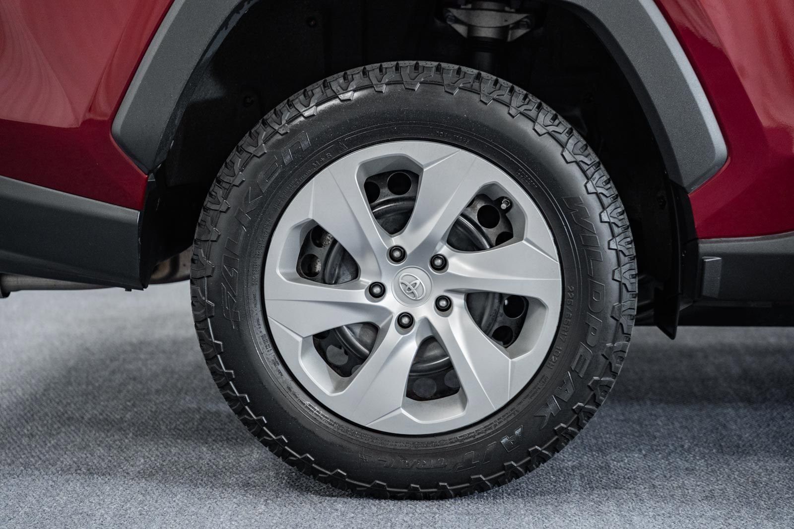 Used 2021 Toyota RAV4 LE image 14