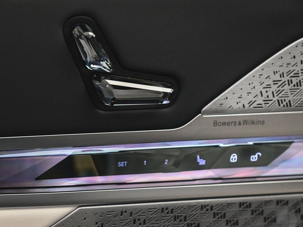 Used 2024 BMW i7 M70 w/ Executive Package image 9