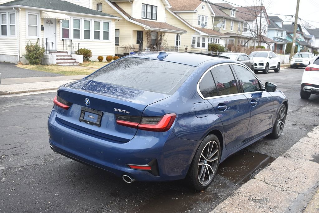 Used 2022 BMW 330e 330e iPerformance image 6