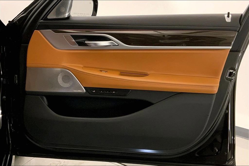 Used 2019 BMW M760i xDrive w/ Luxury Rear Seating Package image 25