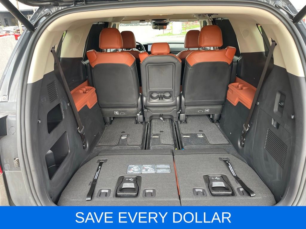 Used 2025 Kia Carnival EX FWD image 6