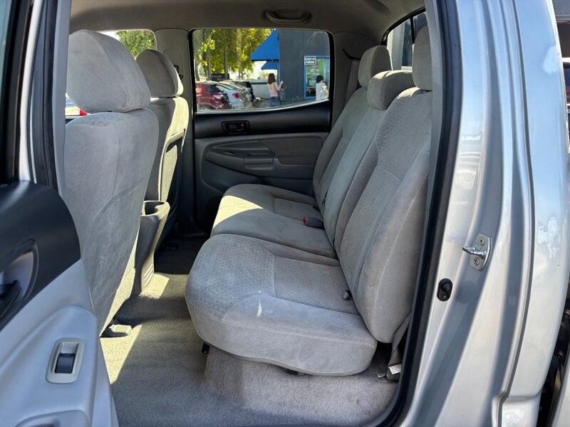 Used 2006 Toyota Tacoma PreRunner RWD image 8