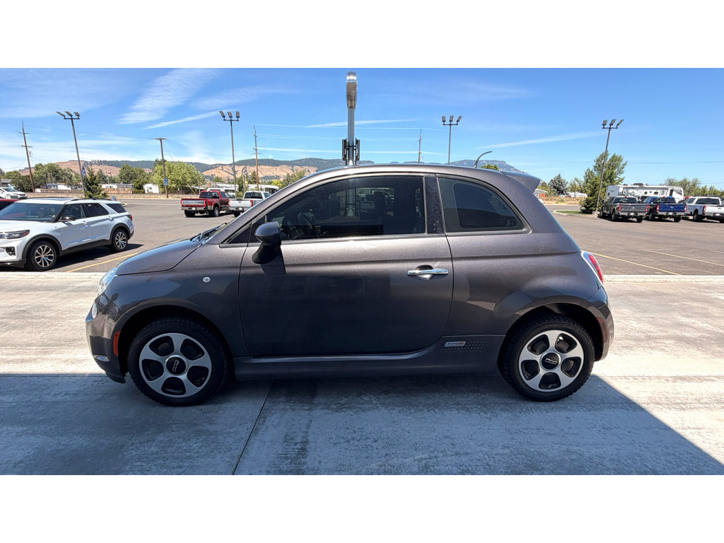 Used 2017 FIAT 500 e FWD image 4