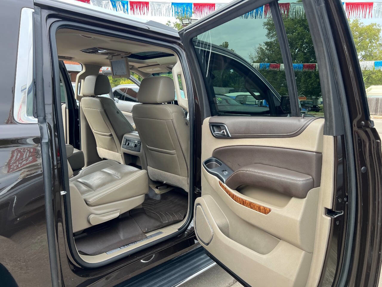 Used 2018 Chevrolet Suburban Premier image 18