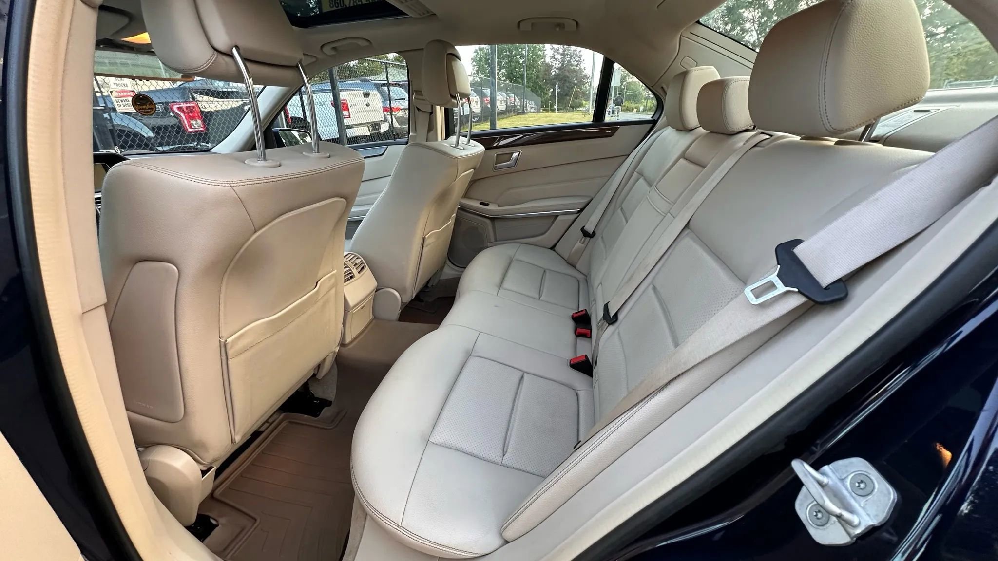 Used 2016 Mercedes-Benz E 350 4MATIC Sedan image 28