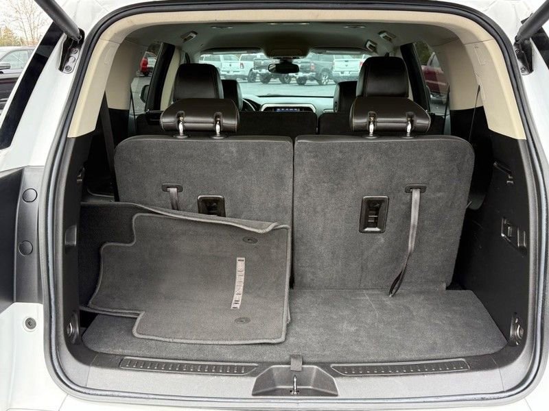 Used 2023 GMC Acadia Denali image 4