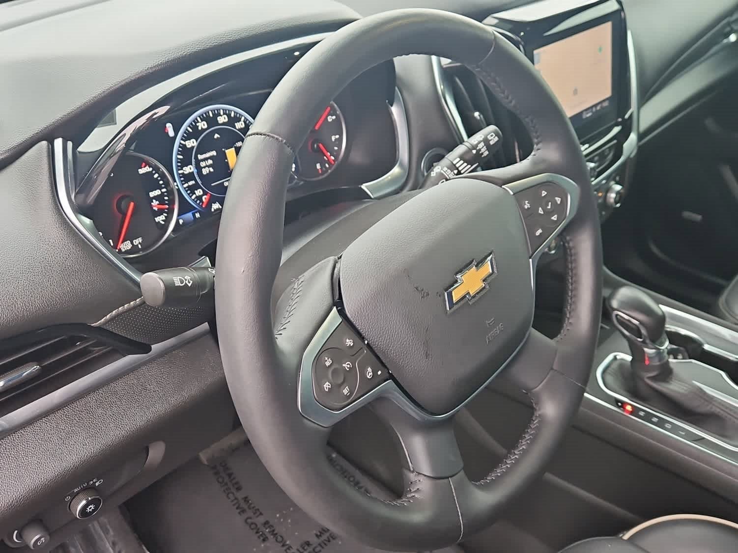 Used 2022 Chevrolet Traverse Premier image 2