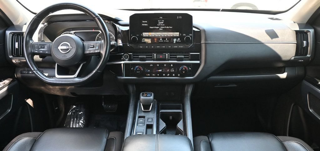 Used 2022 Nissan Pathfinder SL FWD image 8