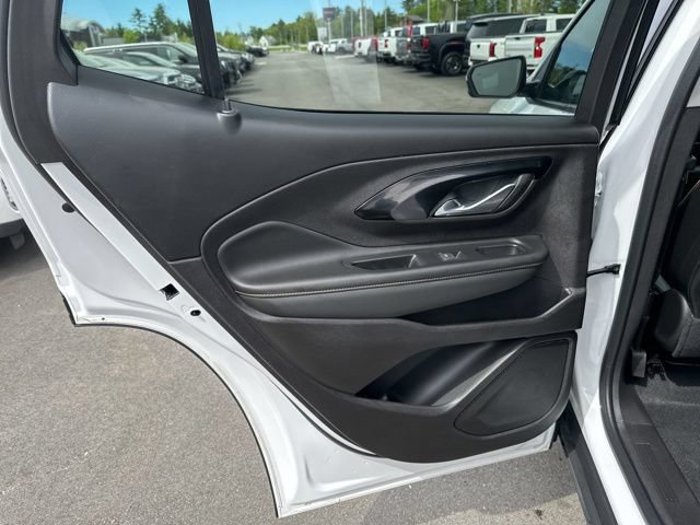 Used 2024 GMC Terrain AT4 w/ Infotainment Package II AWD/4WD image 16