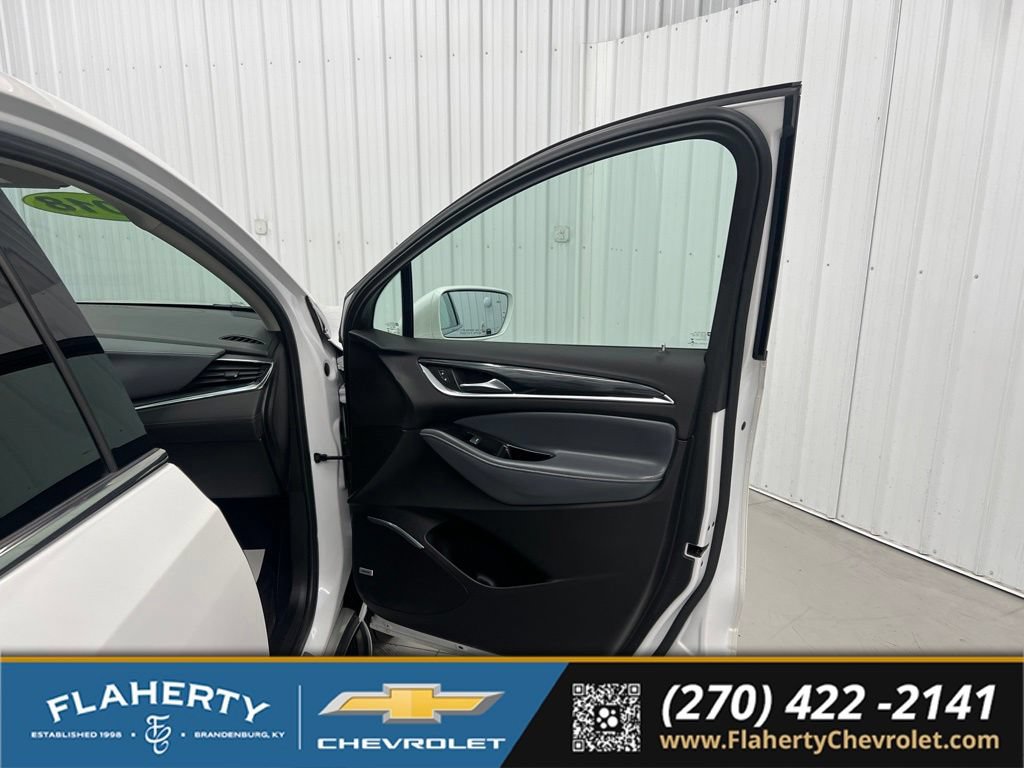 Used 2018 Buick Enclave Premium w/ LPO, Hit The Road Package AWD/4WD image 14
