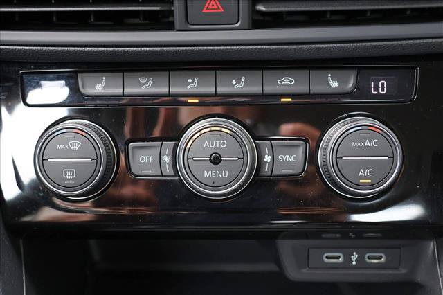 Used 2024 Volkswagen Jetta SE FWD image 19