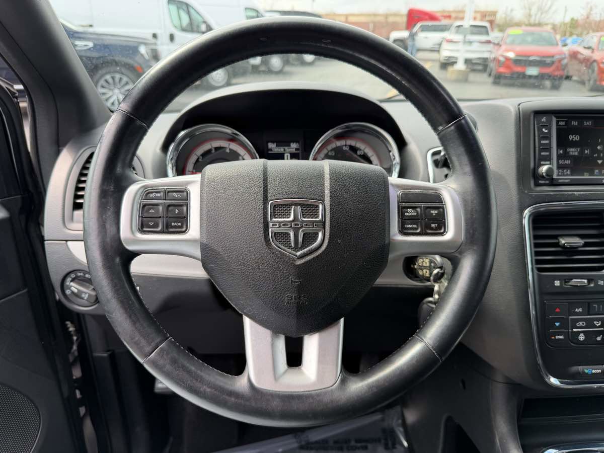 Used 2014 Dodge Grand Caravan R/T w/ Safety Sphere Group FWD image 30