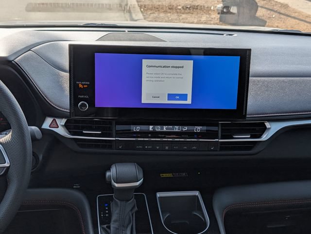 Used 2025 Toyota Sienna XSE w/ XSE Plus Package AWD/4WD image 15