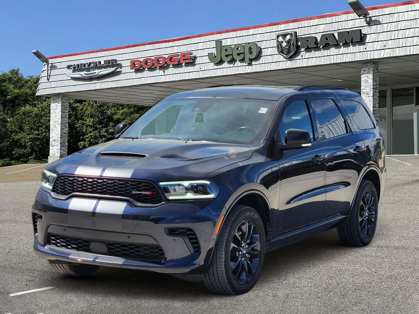 Used 2025 Dodge Durango GT image 2