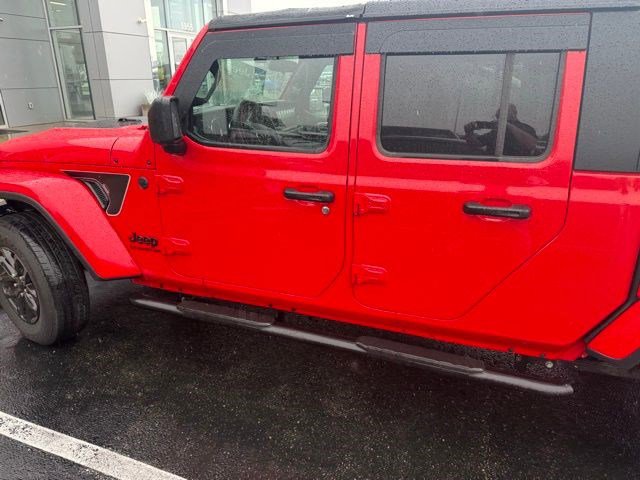 Used 2022 Jeep Gladiator Sport AWD/4WD image 9