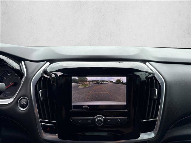 Used 2021 Chevrolet Traverse LS FWD image 15