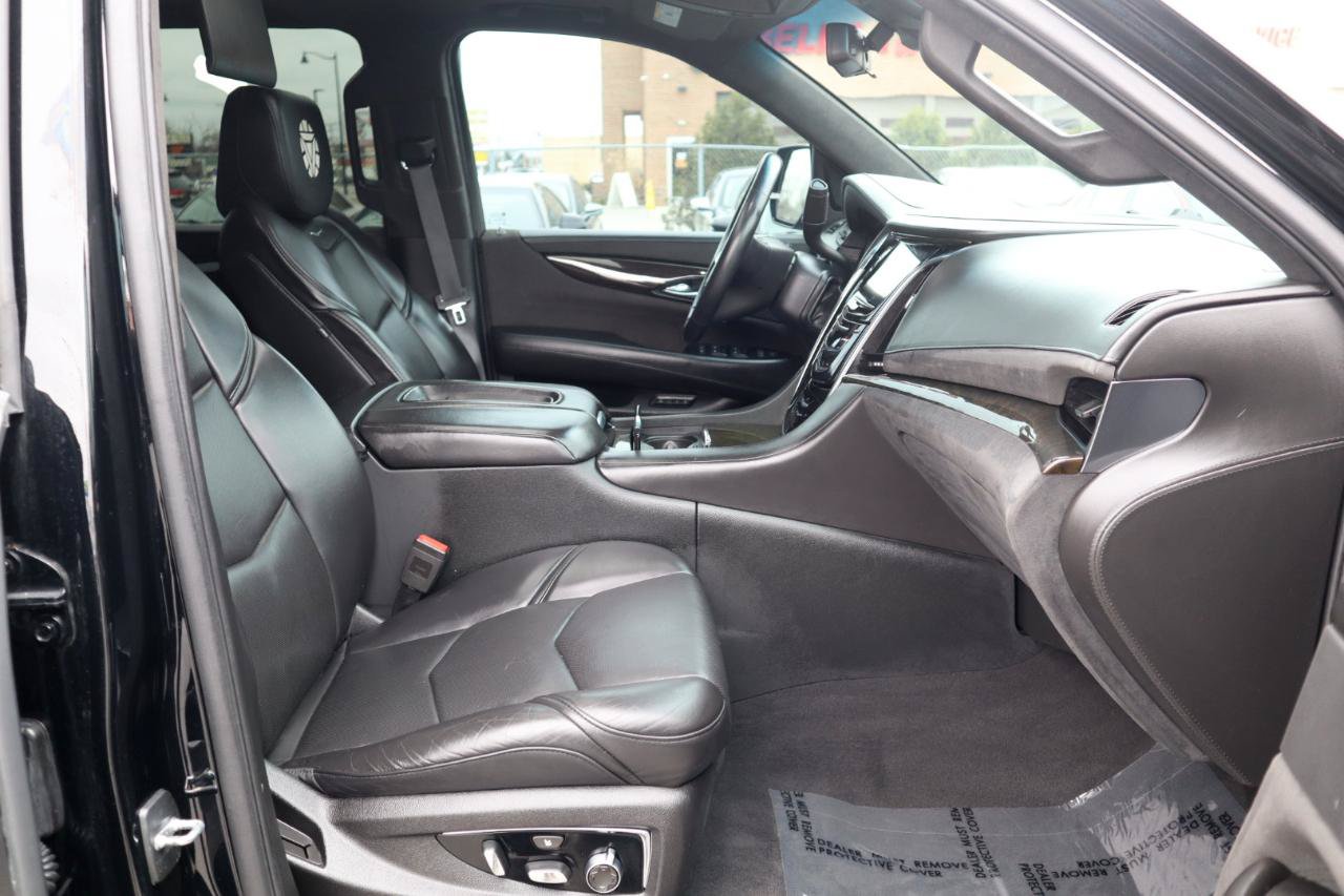 Used 2017 Cadillac Escalade Platinum AWD/4WD image 9