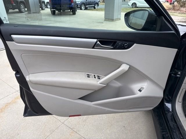 Used 2022 Volkswagen Passat 2.0T SE image 24