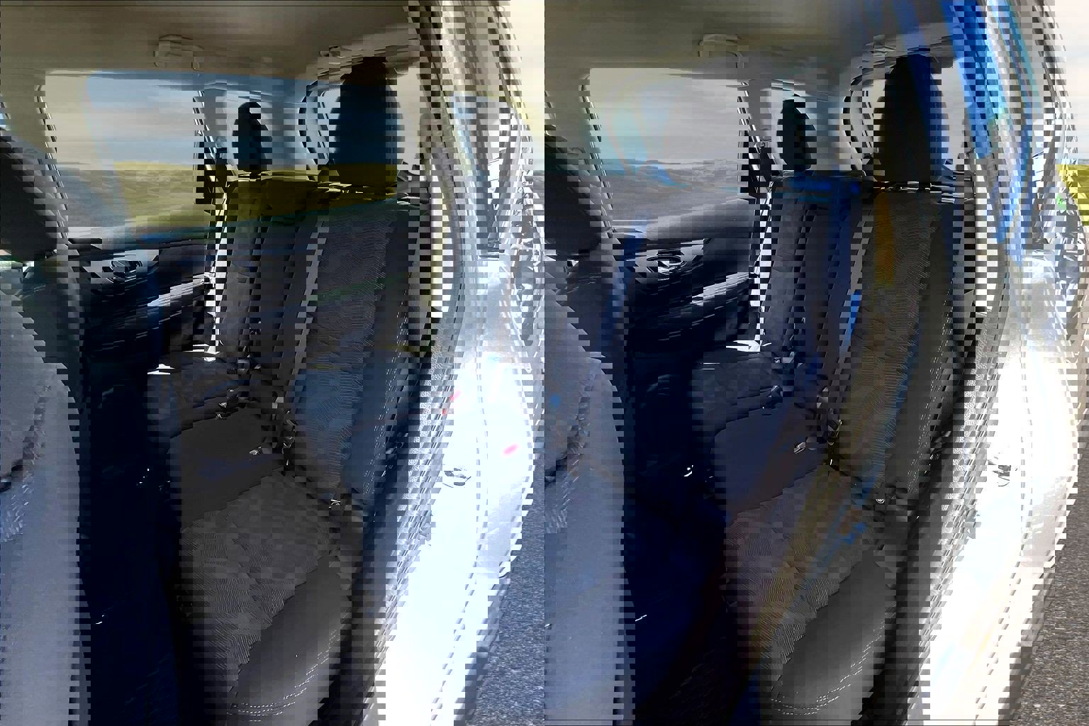 Used 2016 Nissan Rogue S image 14