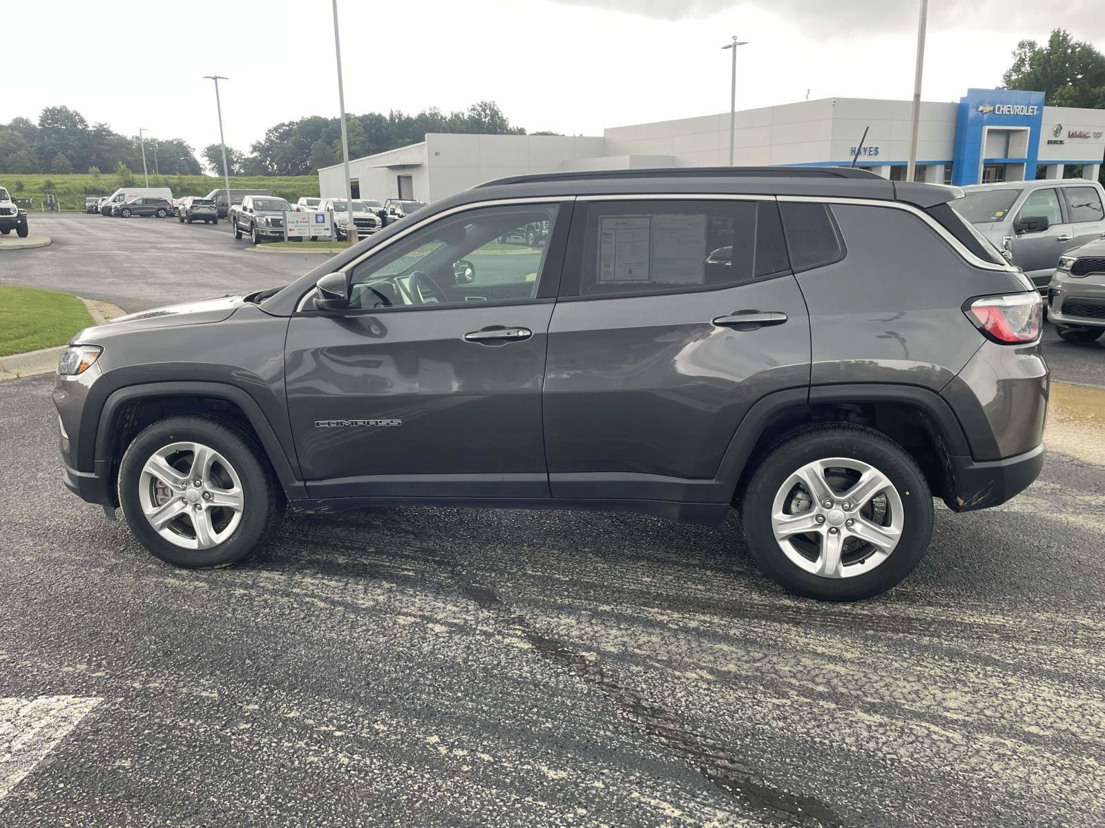 Used 2024 Jeep Compass Latitude AWD/4WD image 22