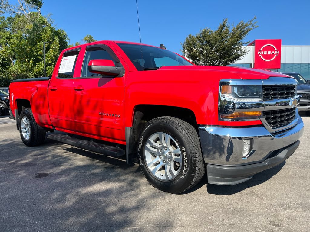 Used 2018 Chevrolet Silverado 1500 LT w/ All Star Edition RWD image 2