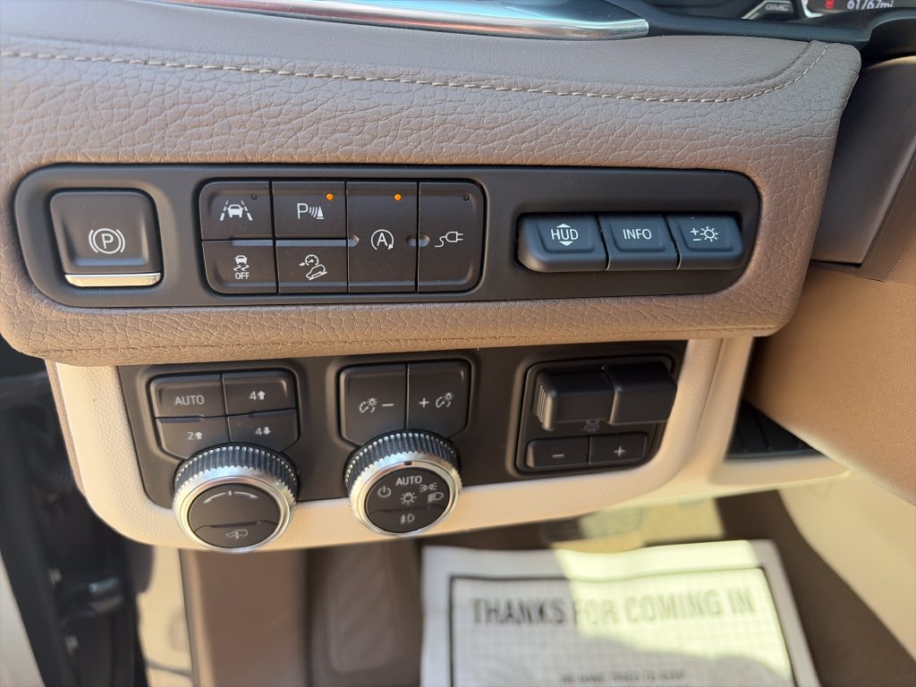 Used 2021 GMC Yukon XL Denali w/ Denali Premium Package AWD/4WD image 32