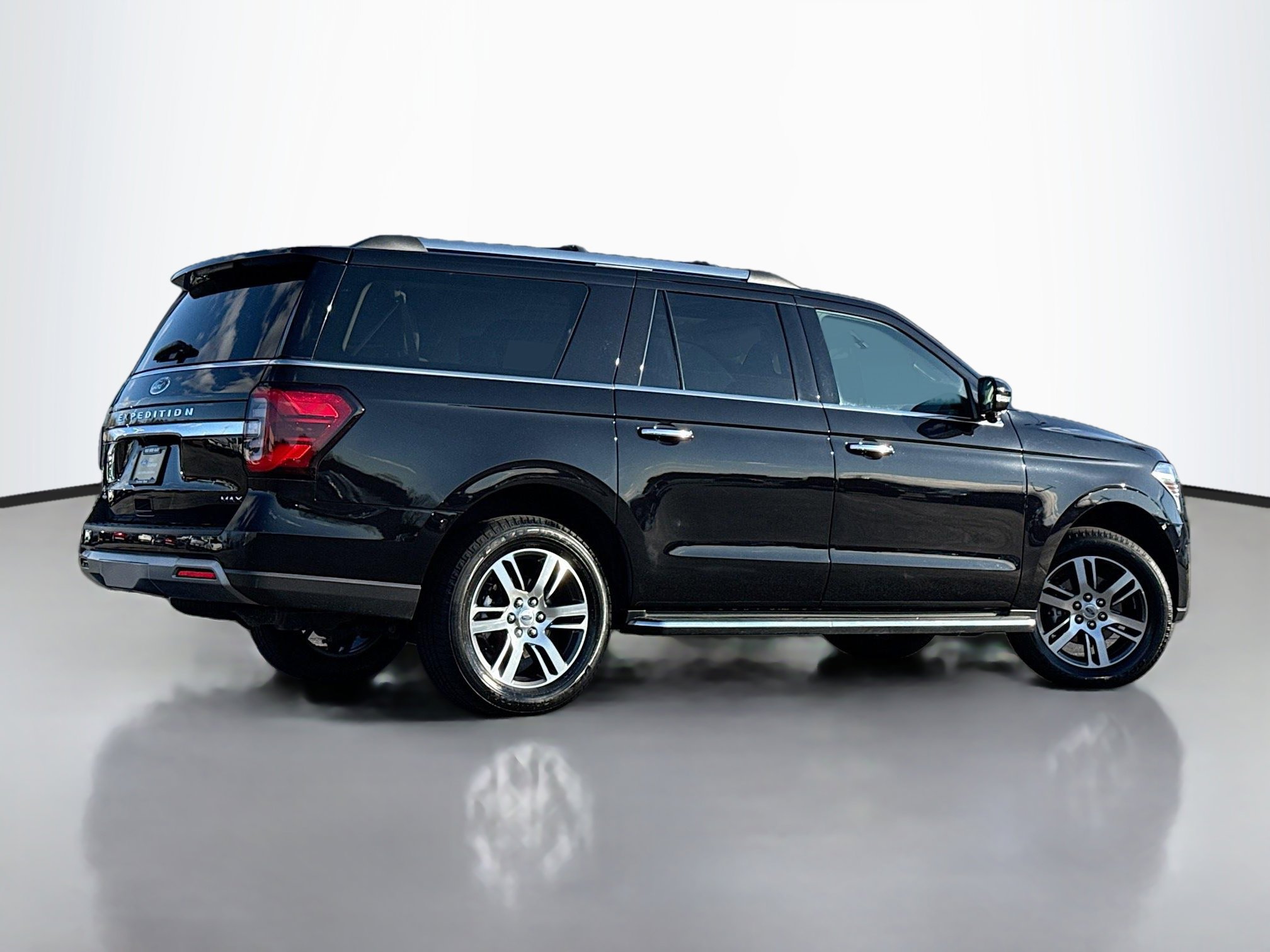 Certified 2022 Ford Expedition Max Limited image 2