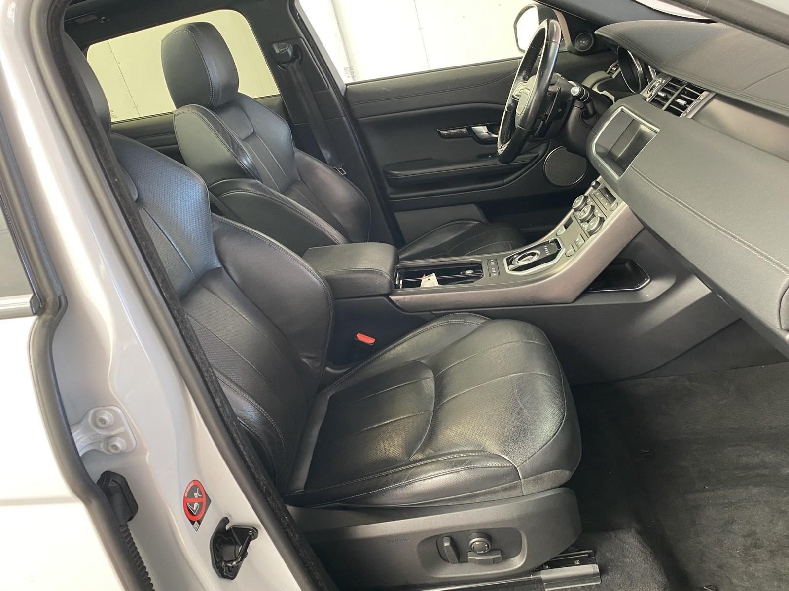 Used 2018 Land Rover Range Rover Evoque SE AWD/4WD image 9