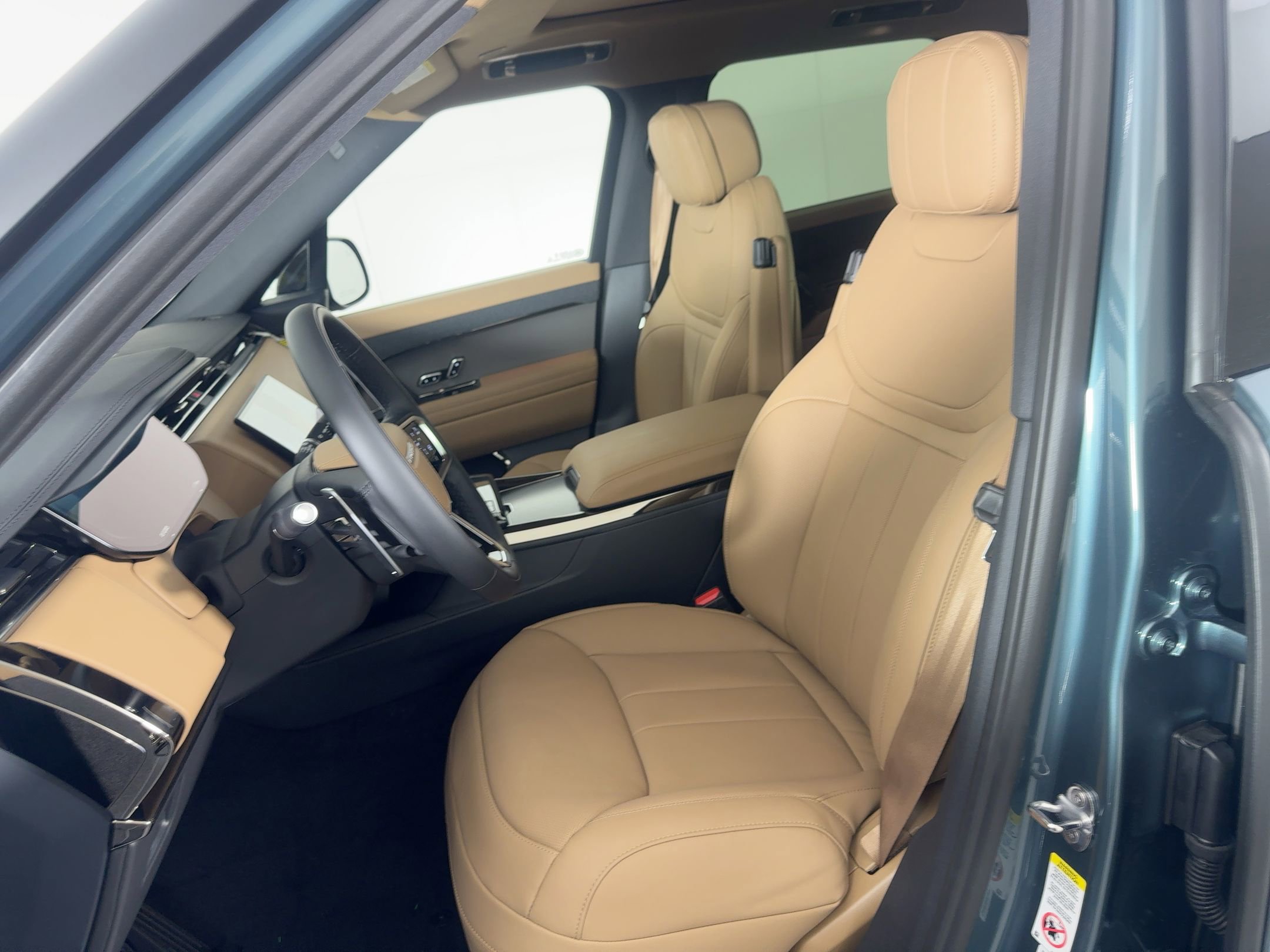 New 2025 Land Rover Range Rover Sport SE image 6