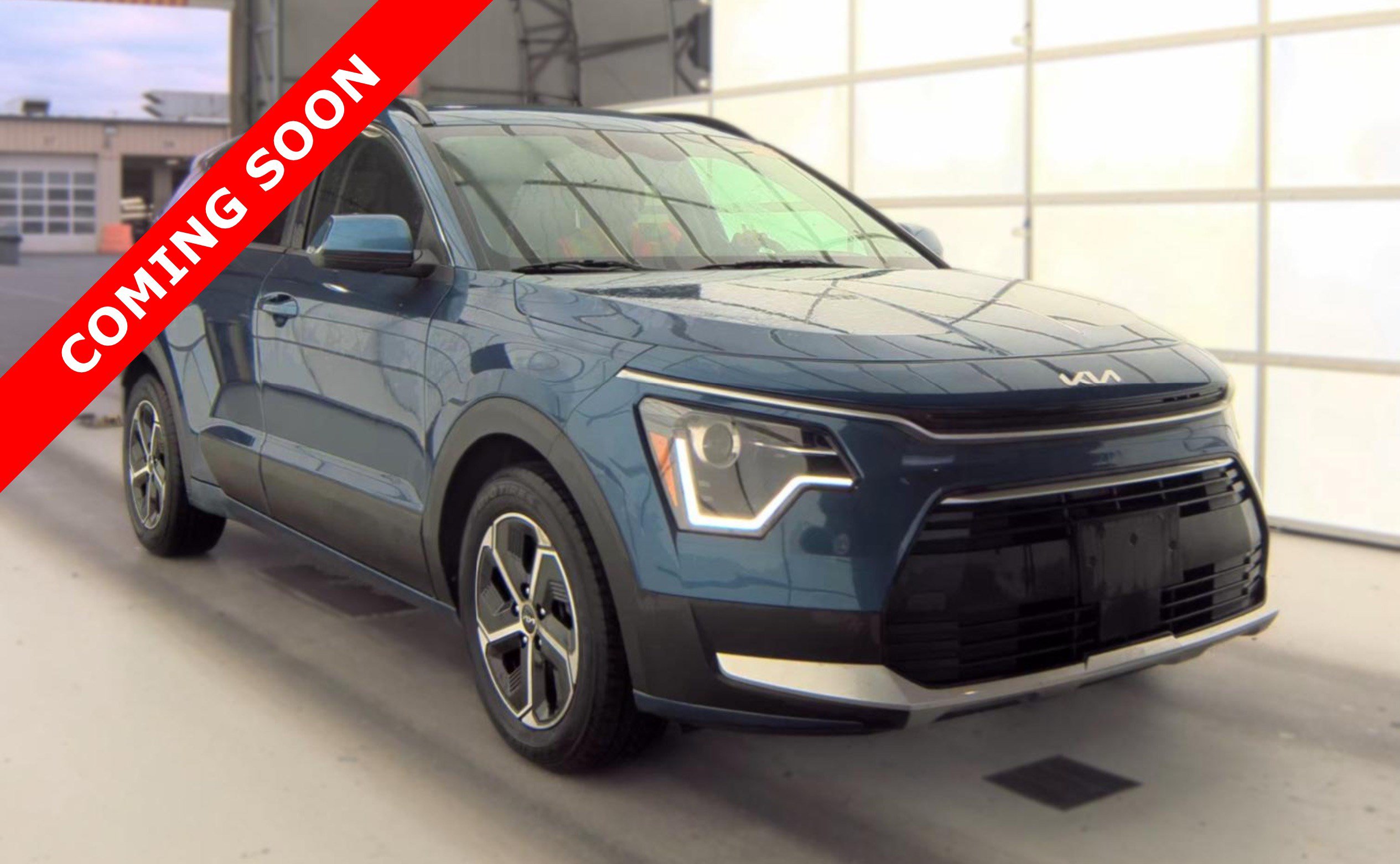 Used 2023 Kia Niro EX w/ EX Cold Weather Package FWD image 3