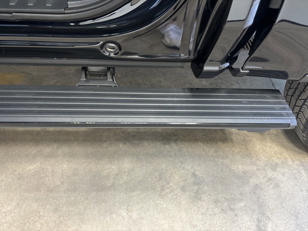 Used 2024 Ford F150 Platinum image 16