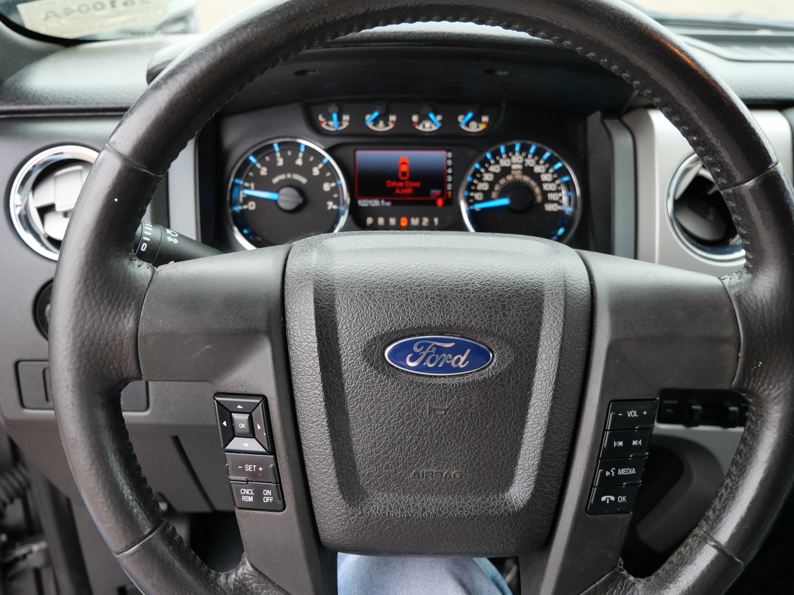 Used 2014 Ford F150 XLT w/ Equipment Group 302A Luxury AWD/4WD image 25