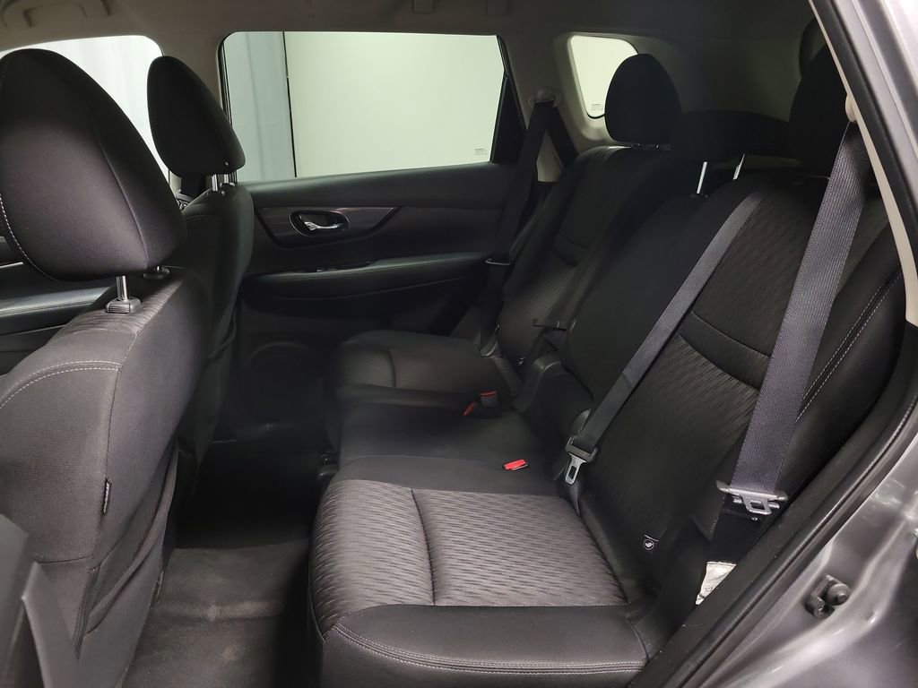 Used 2020 Nissan Rogue SV image 23