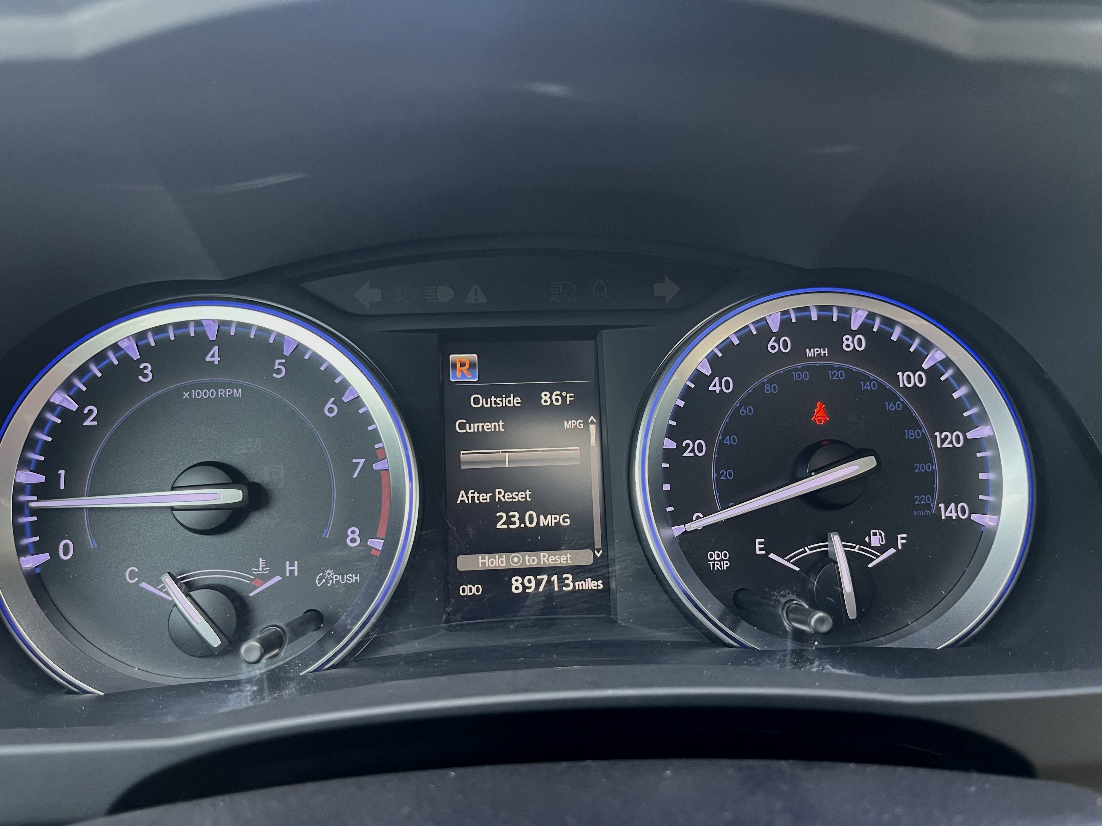 Used 2019 Toyota Highlander XLE FWD image 3