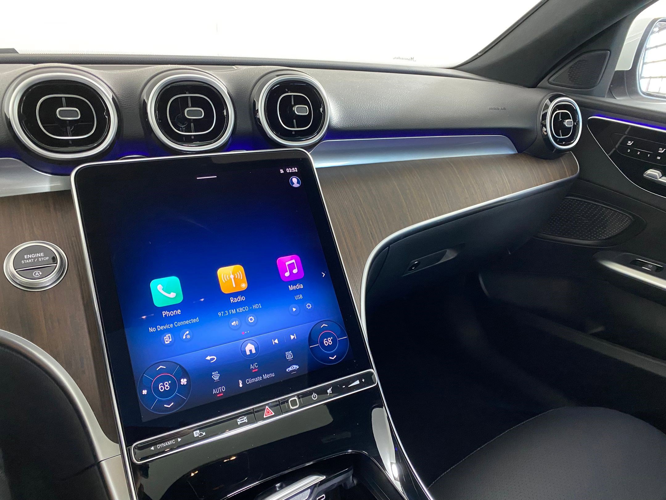 Used 2025 Mercedes-Benz C 300 4MATIC Sedan image 25