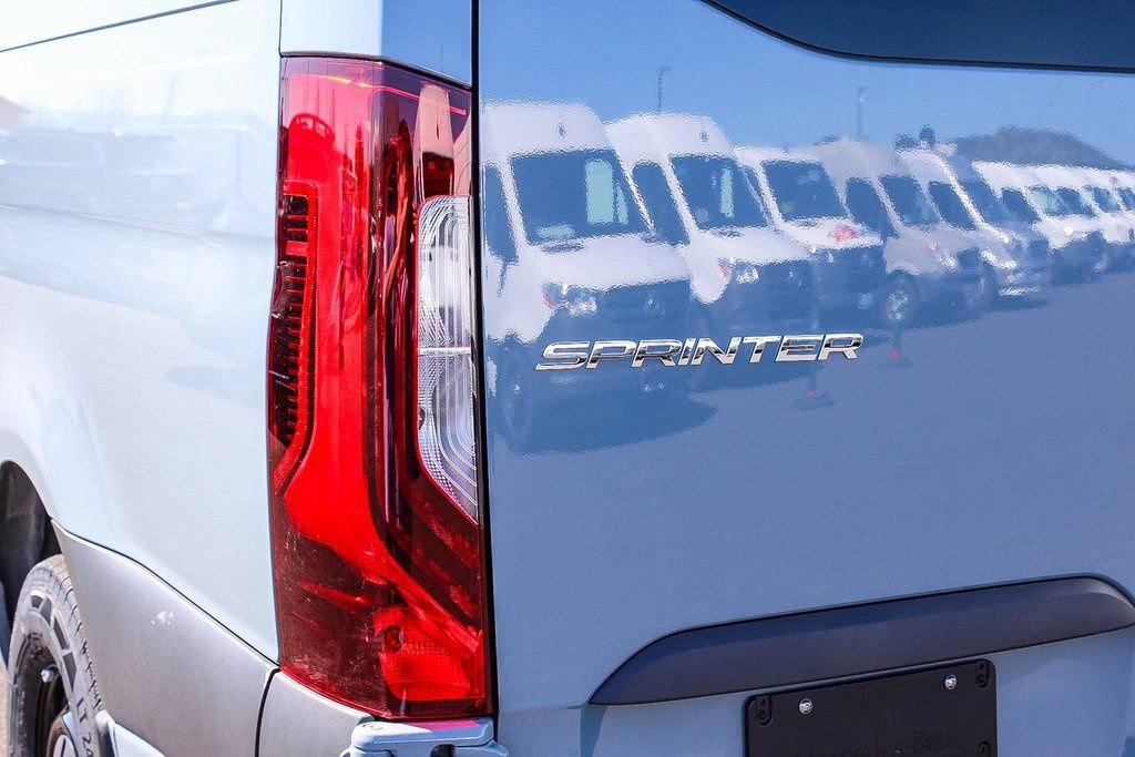 Used 2024 Mercedes-Benz Sprinter 144 Cargo image 7