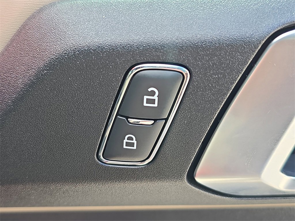 Used 2022 Ford Bronco Wildtrak image 32