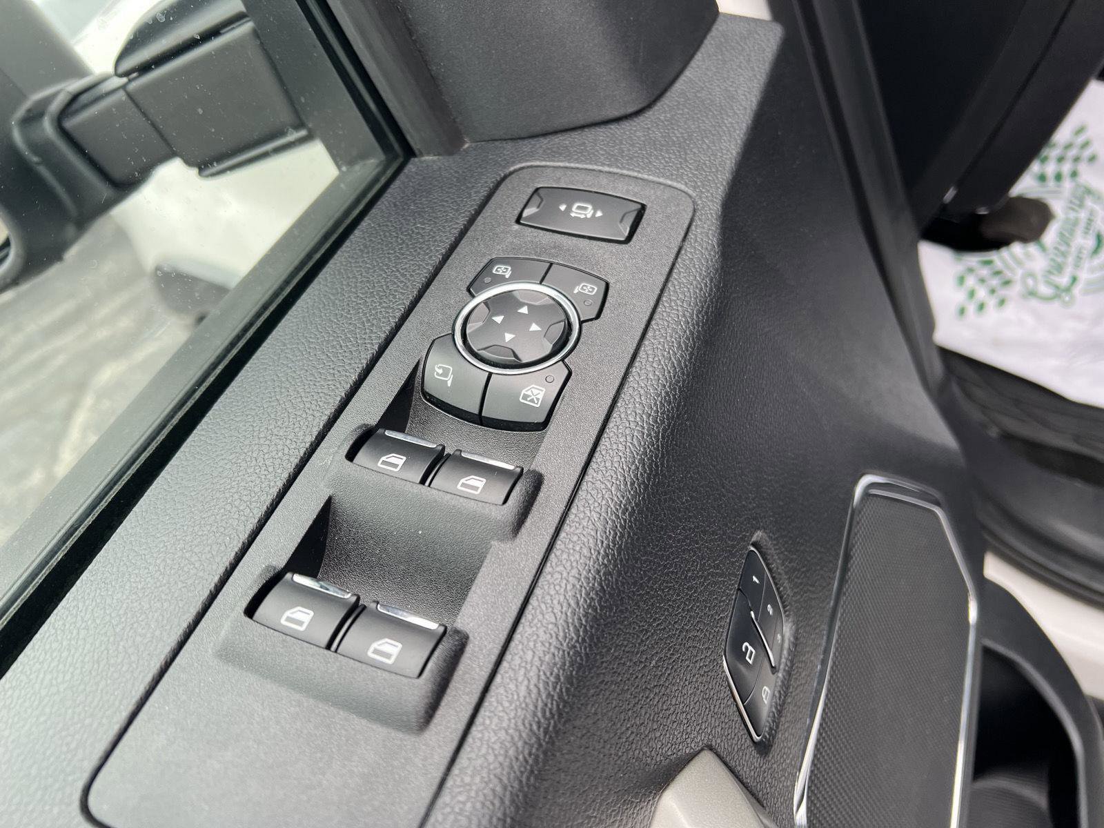 Used 2017 Ford F250 Lariat w/ Lariat Ultimate Package image 16