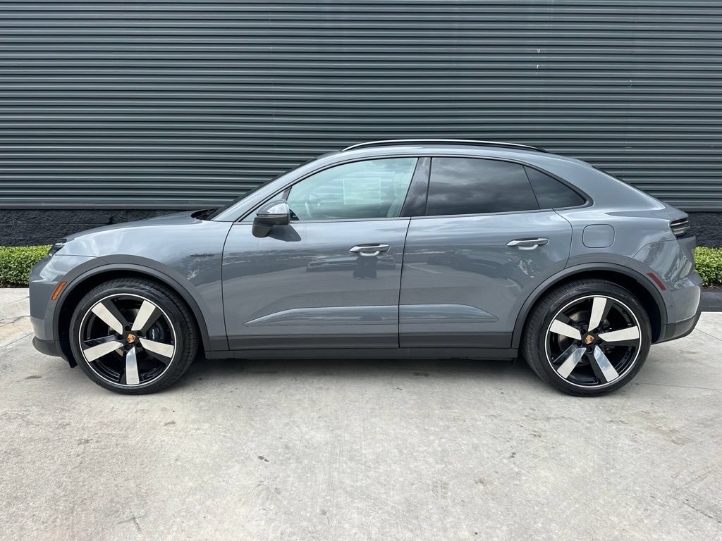 Used 2026 Porsche Macan Electric RWD image 2