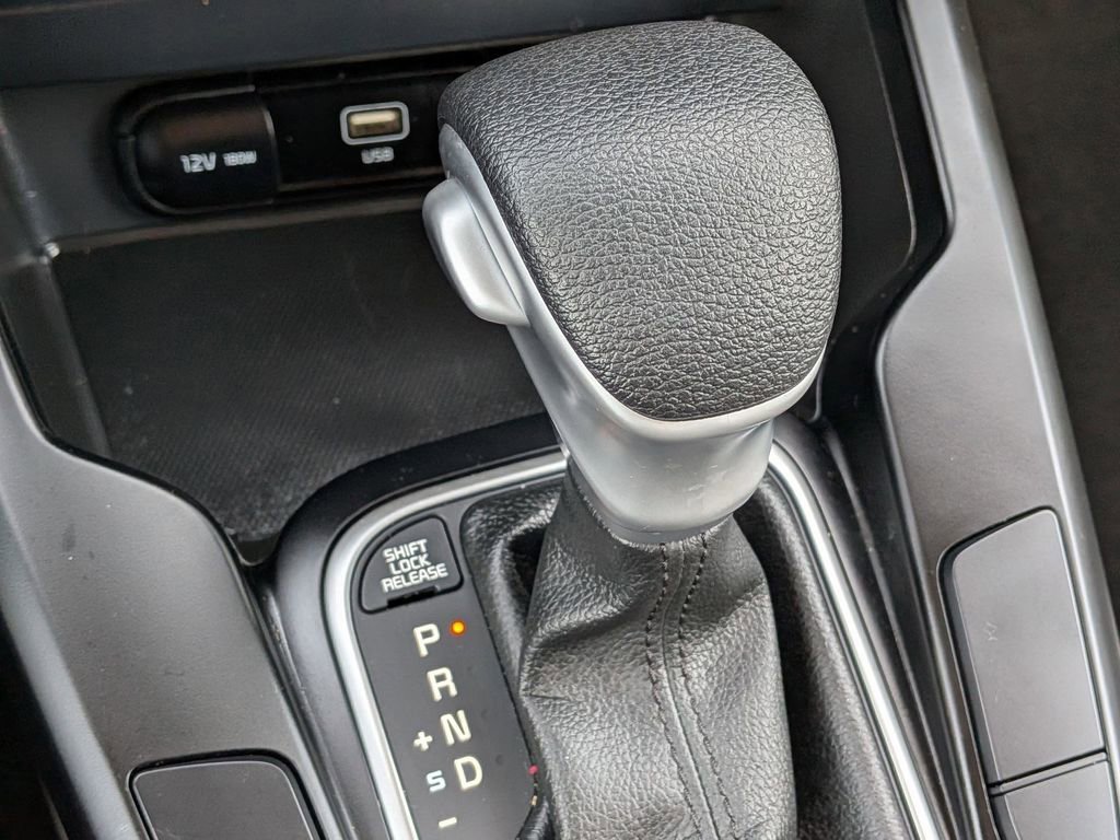 Used 2025 Kia Soul LX image 17