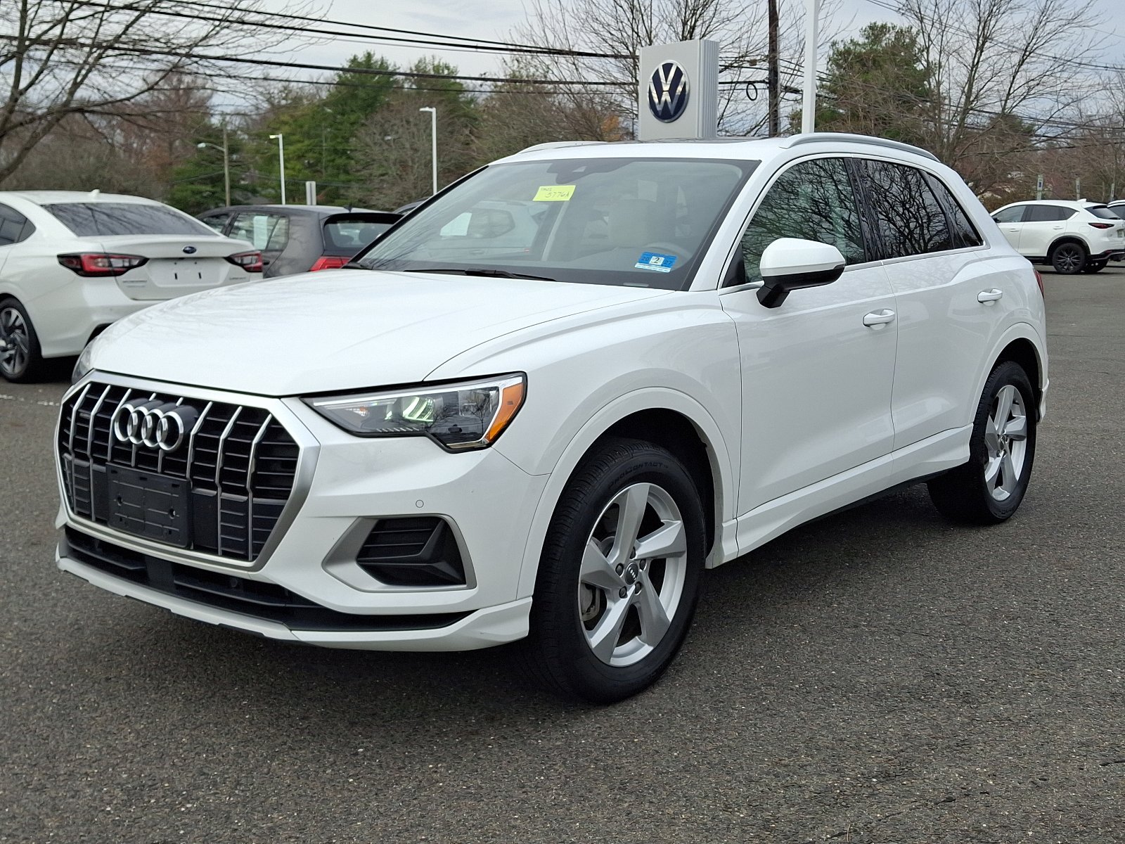 Used 2020 Audi Q3 2.0T Premium w/ Convenience Package AWD/4WD image 3