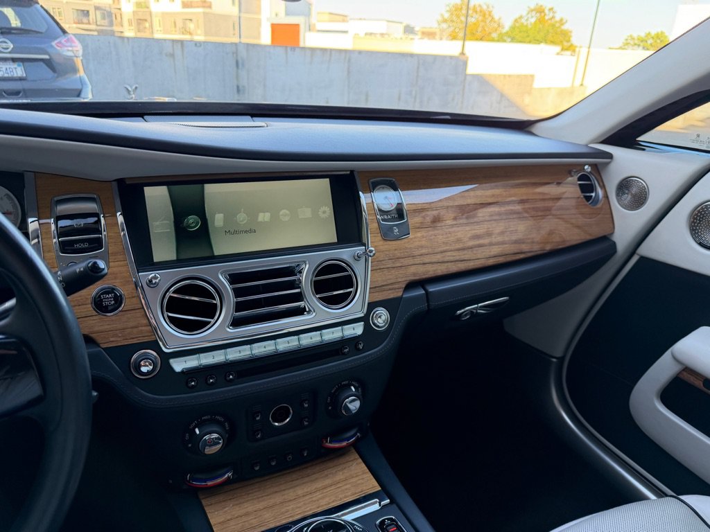 Used 2017 Rolls-Royce Wraith RWD image 20