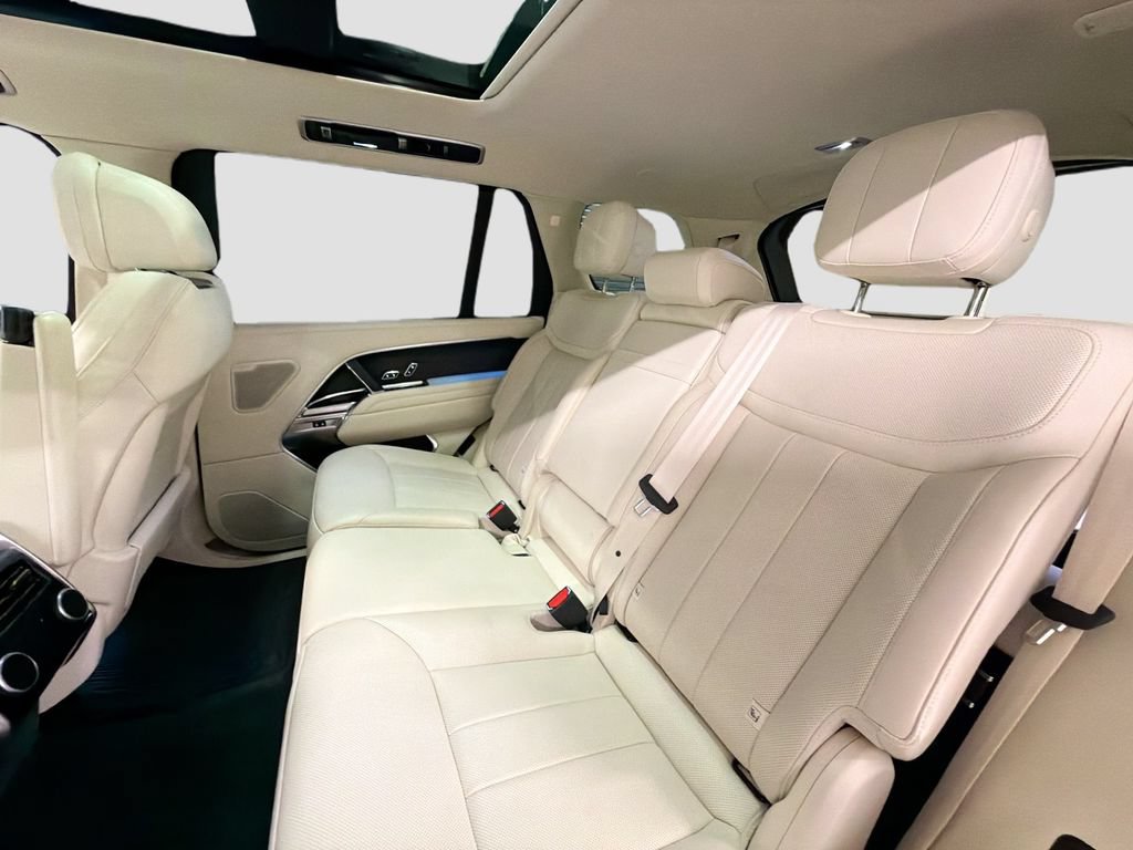 Certified 2023 Land Rover Range Rover Long Wheelbase SE AWD/4WD image 25