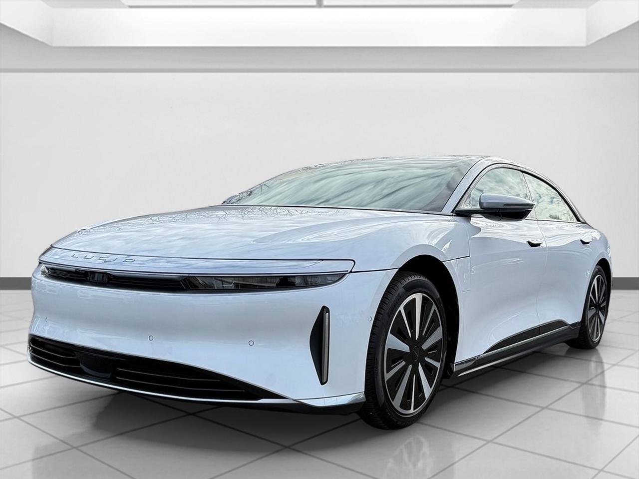 Used 2023 Lucid Air Grand Touring image 2